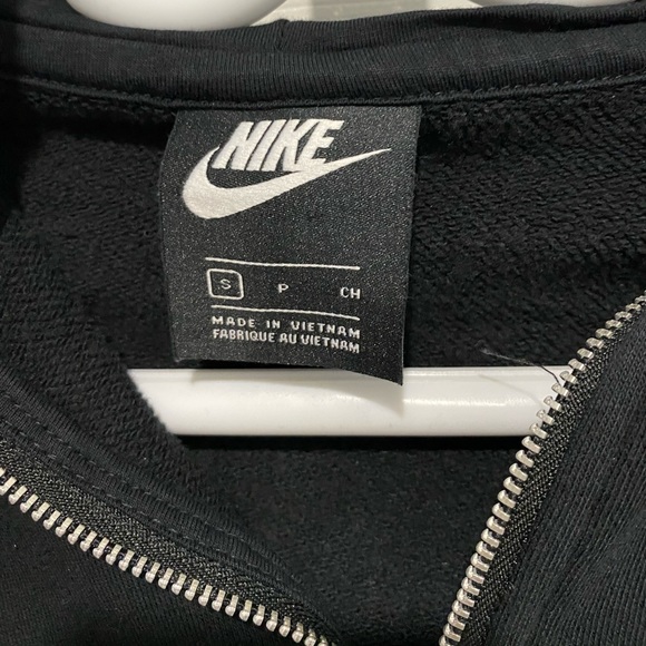 Nike 1/4 Zip Pullover - Picture 3 of 3